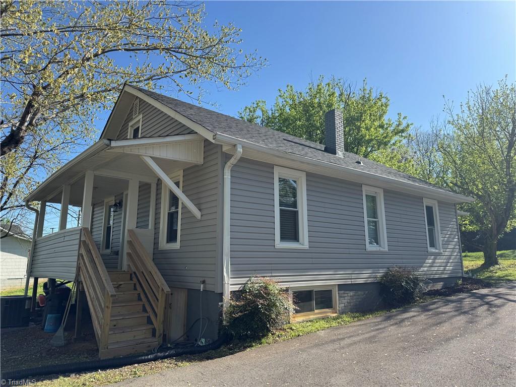 1230 Bridge Street Elkin, NC 28621 - Photo 3 of 33