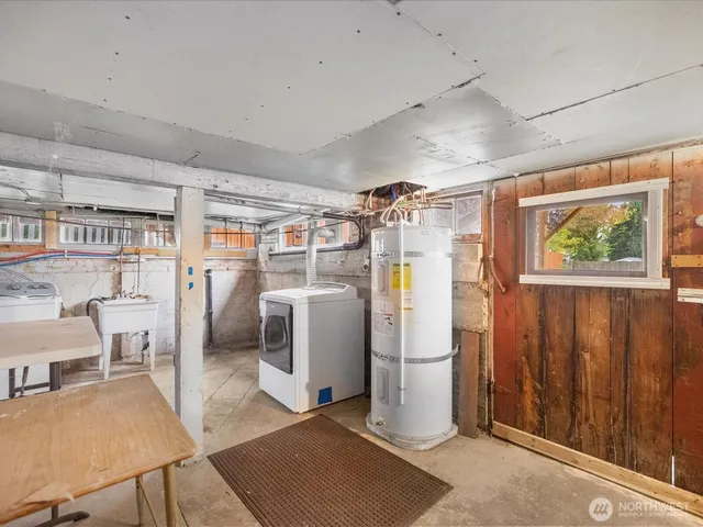 a view of a storage & utility room