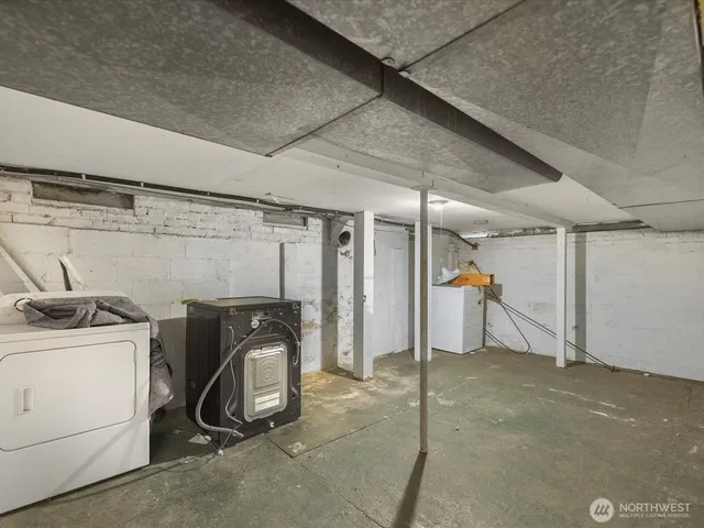a view of a storage & utility room