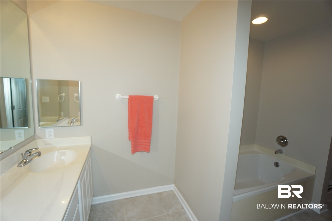 27282 Canal Road, Unit 310 Orange Beach, AL 36561 - Photo 11 of 29 Master Bath