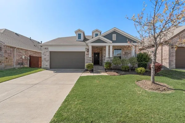 $2,350 | 1900 Spoonbill Drive, Little Elm, TX 75068