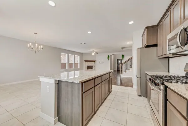 $2,350 | 1900 Spoonbill Drive, Little Elm, TX 75068