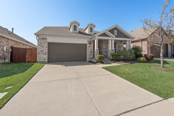 $2,350 | 1900 Spoonbill Drive, Little Elm, TX 75068