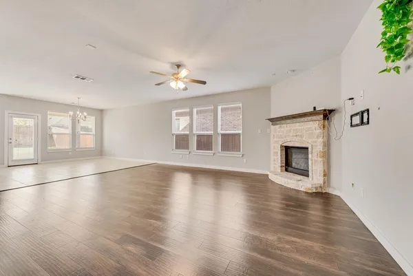 $2,350 | 1900 Spoonbill Drive, Little Elm, TX 75068