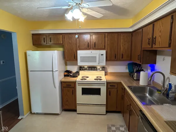 $224,900 | 7580 Castleton Farms N Drive, Unit 14, Indianapolis, IN 46256