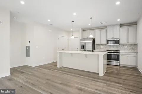 $485,000 | 46294 Mount Milstead Terrace, Unit 303, Sterling, VA 20164