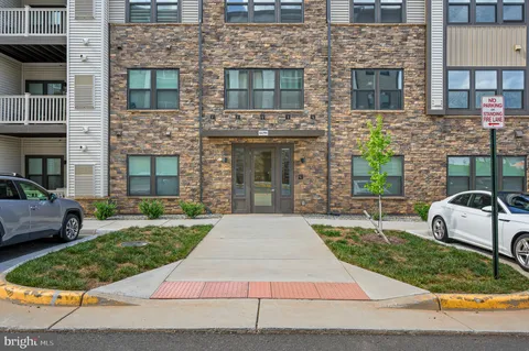 $485,000 | 46294 Mount Milstead Terrace, Unit 303, Sterling, VA 20164