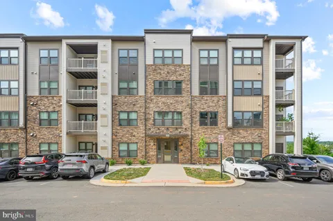 $485,000 | 46294 Mount Milstead Terrace, Unit 303, Sterling, VA 20164