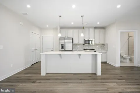 $485,000 | 46294 Mount Milstead Terrace, Unit 303, Sterling, VA 20164