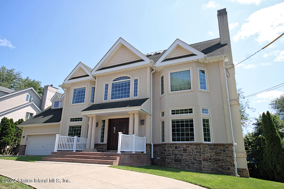 40 Charter Oak Road Staten Island, NY 10304 - Photo 2 of 56 Welcome to 40 Charter Oak Road!