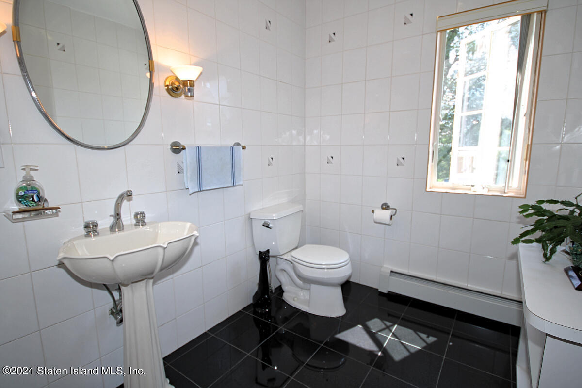 40 Charter Oak Road Staten Island, NY 10304 - Photo 23 of 56 Half Bathroom
