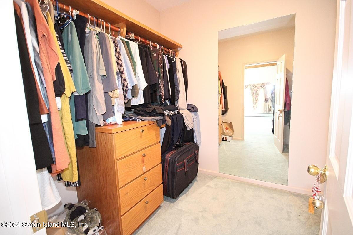 40 Charter Oak Road Staten Island, NY 10304 - Photo 35 of 56 Walk-in Closet