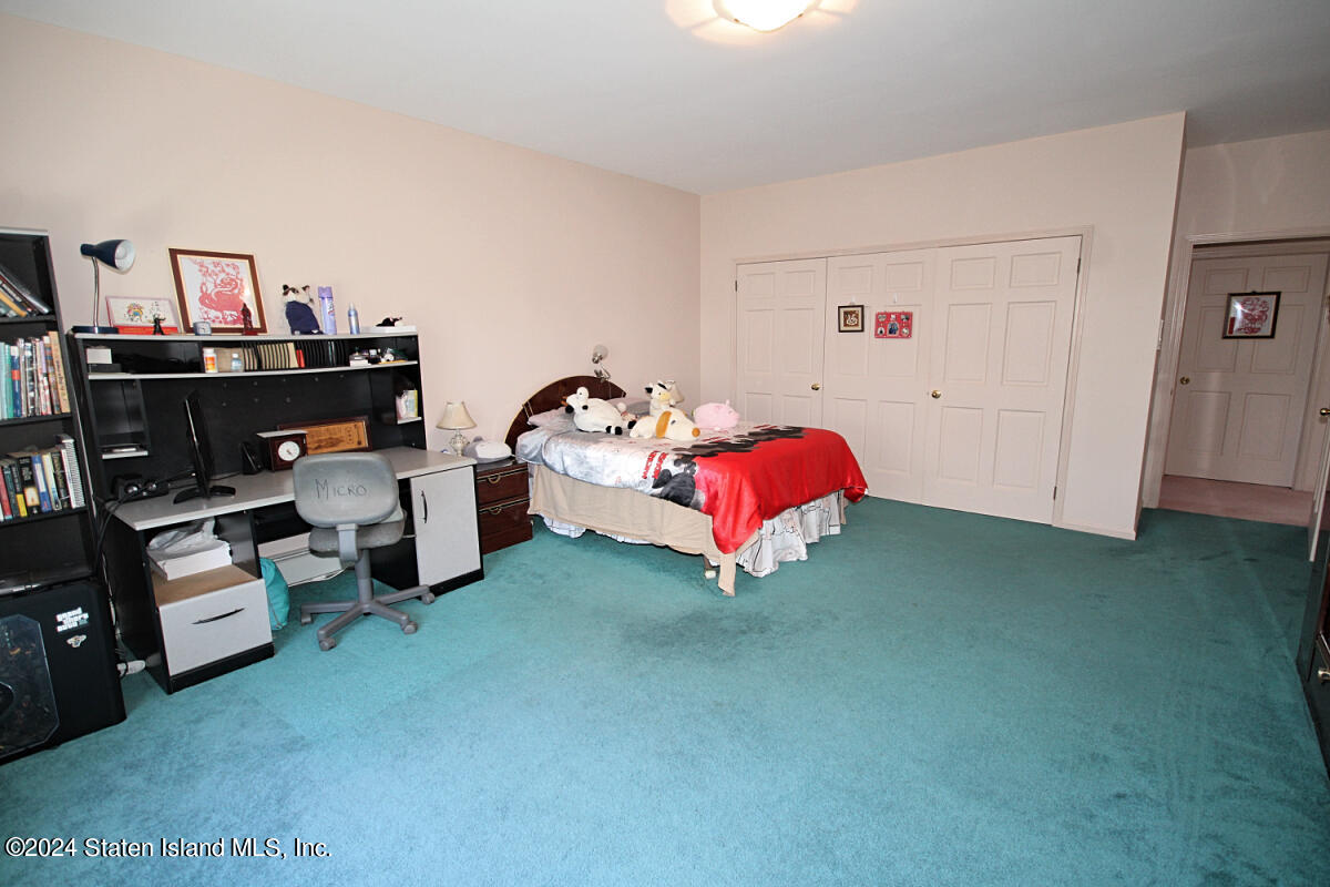 40 Charter Oak Road Staten Island, NY 10304 - Photo 37 of 56 Bedroom