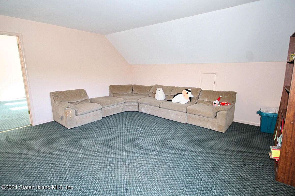 40 Charter Oak Road Staten Island, NY 10304 - Photo 43 of 56 Third Floor
