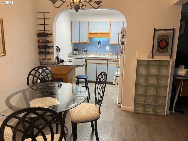 4460 Southwest Scholls Ferry Road, Unit 9A Portland, OR 97225 - Photo 11 of 34 Kitchen/Dining Room