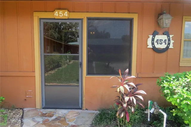 $275,000 | 454 Cottage Circle, River Ranch, FL 33867