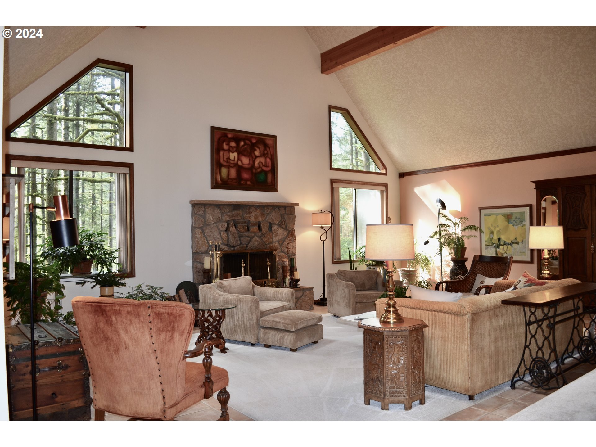 4000 Northeast Matney Road Camas, WA 98607 - Photo 13 of 42 Living Room