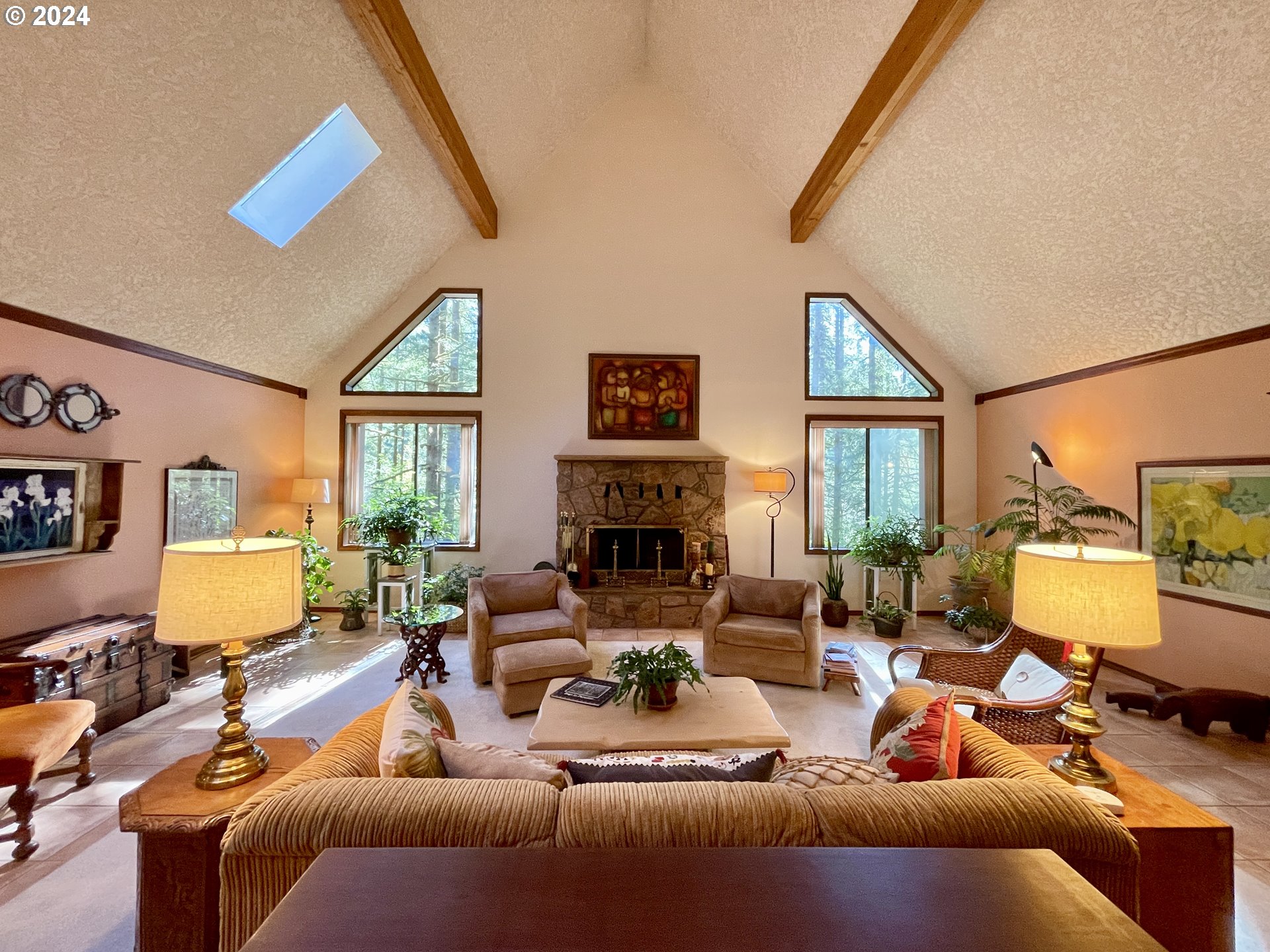 4000 Northeast Matney Road Camas, WA 98607 - Photo 15 of 42 Living Room