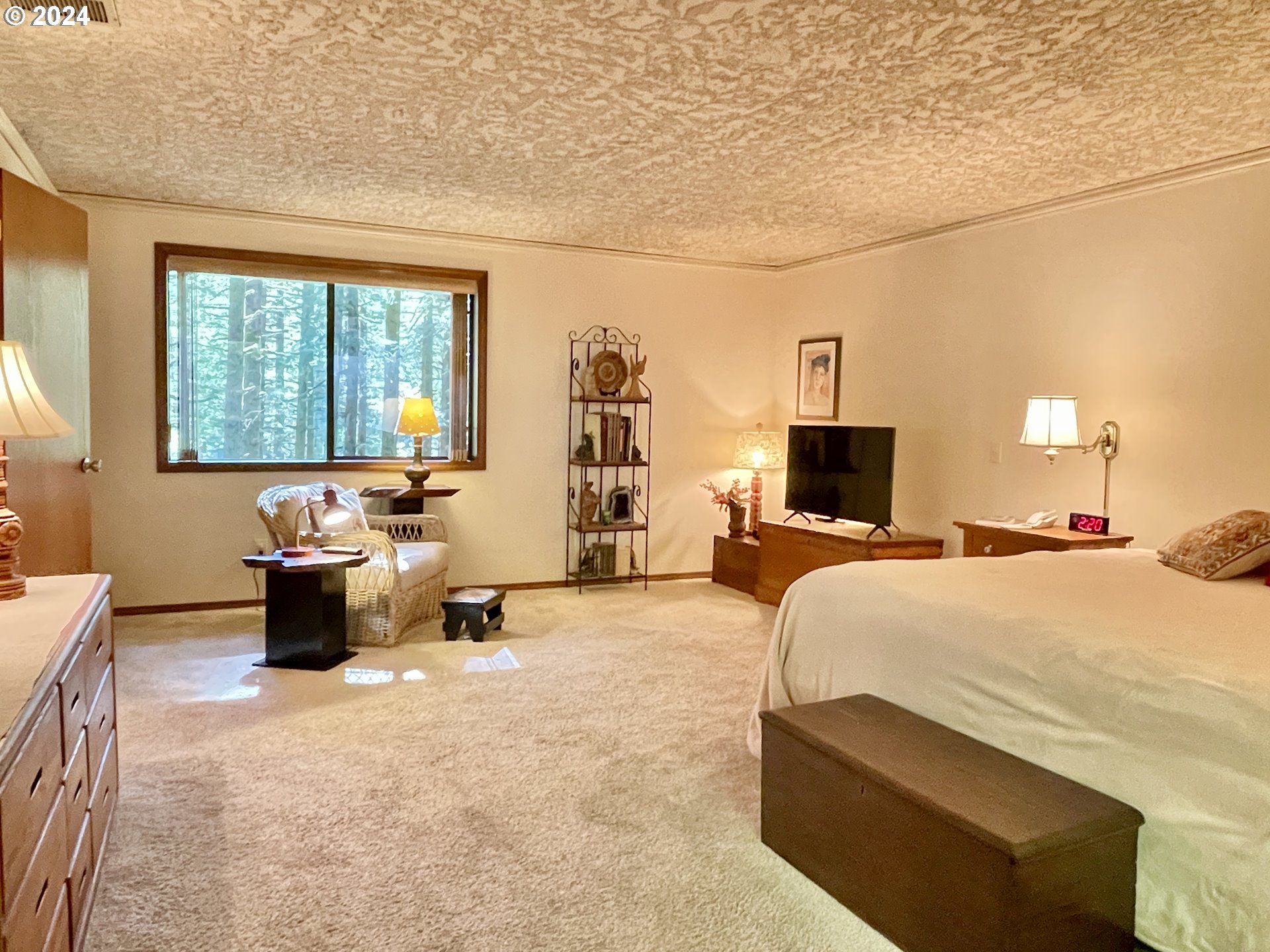 4000 Northeast Matney Road Camas, WA 98607 - Photo 24 of 42 Owner's Suite Bedroom