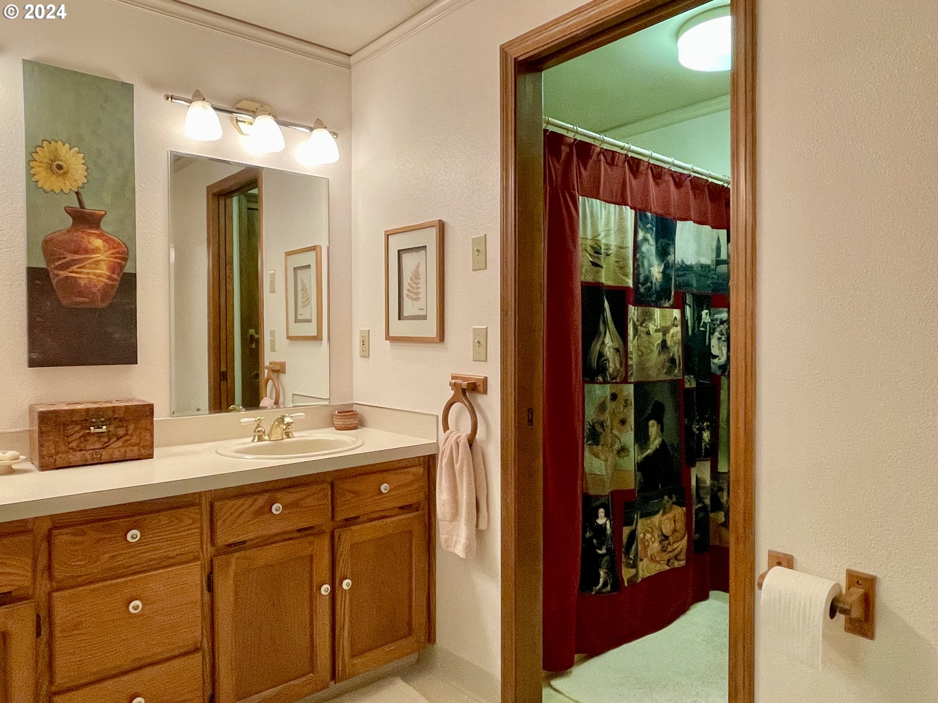 4000 Northeast Matney Road Camas, WA 98607 - Photo 26 of 42 Owner's Suite Bathroom