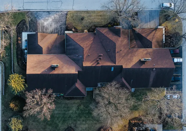 $305,000 | 7624 Arquilla Drive, Unit 1A, Palos Heights, IL 60463