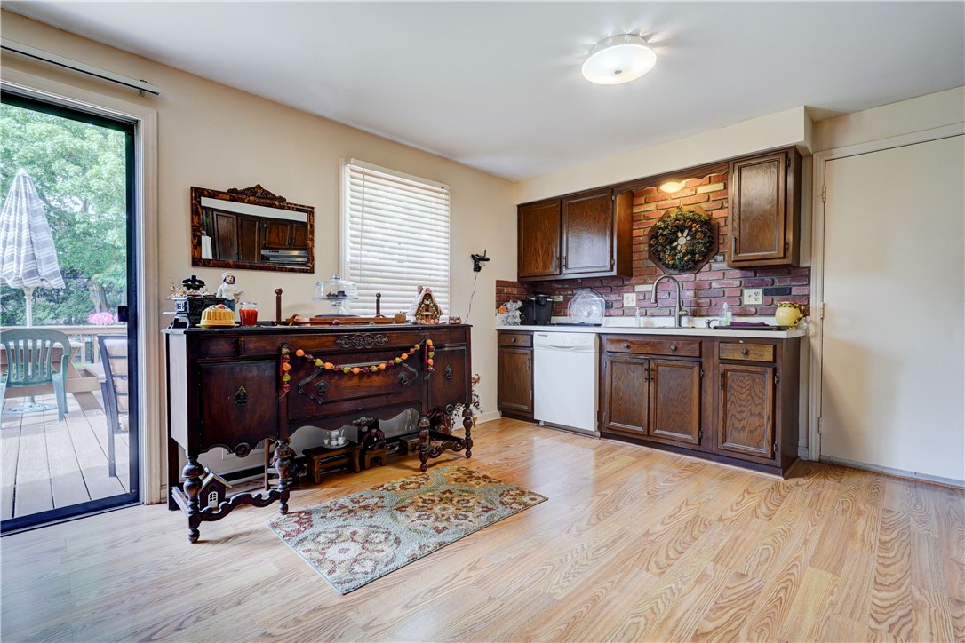 465 Fox Meadow Road Greece, NY 14626 - Photo 3 of 20