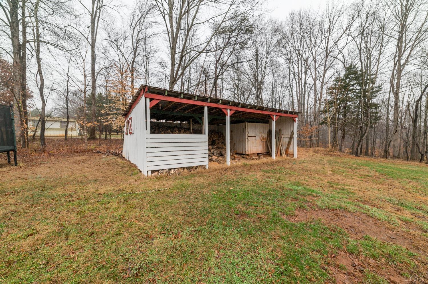 286 Flat Woods Road Amherst, VA 24521 - Photo 47 of 58 a front view of a house with a yard