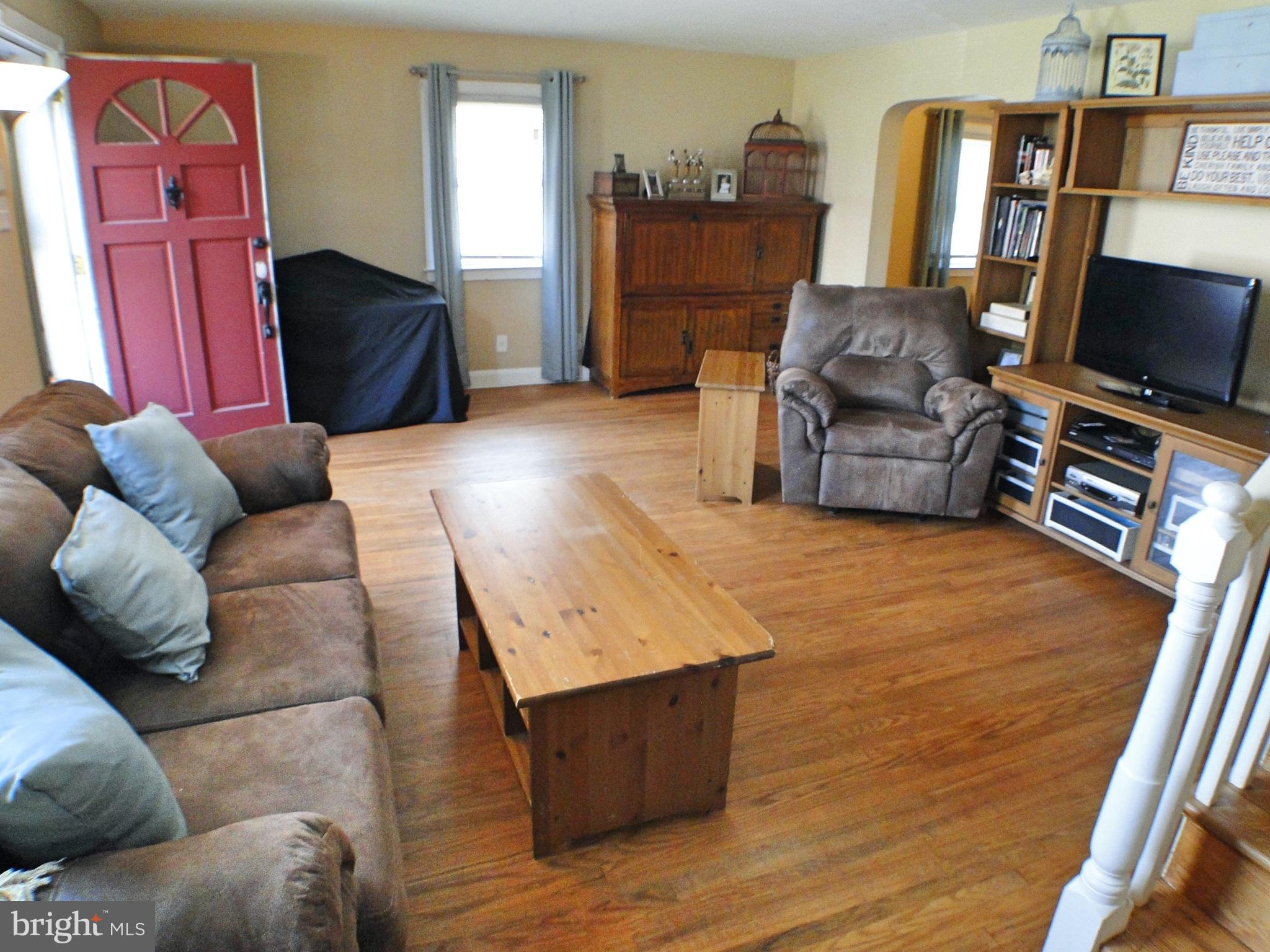 223 East Avon Road Brookhaven, PA 19015 - Photo 6 of 28 Gallery Image 6