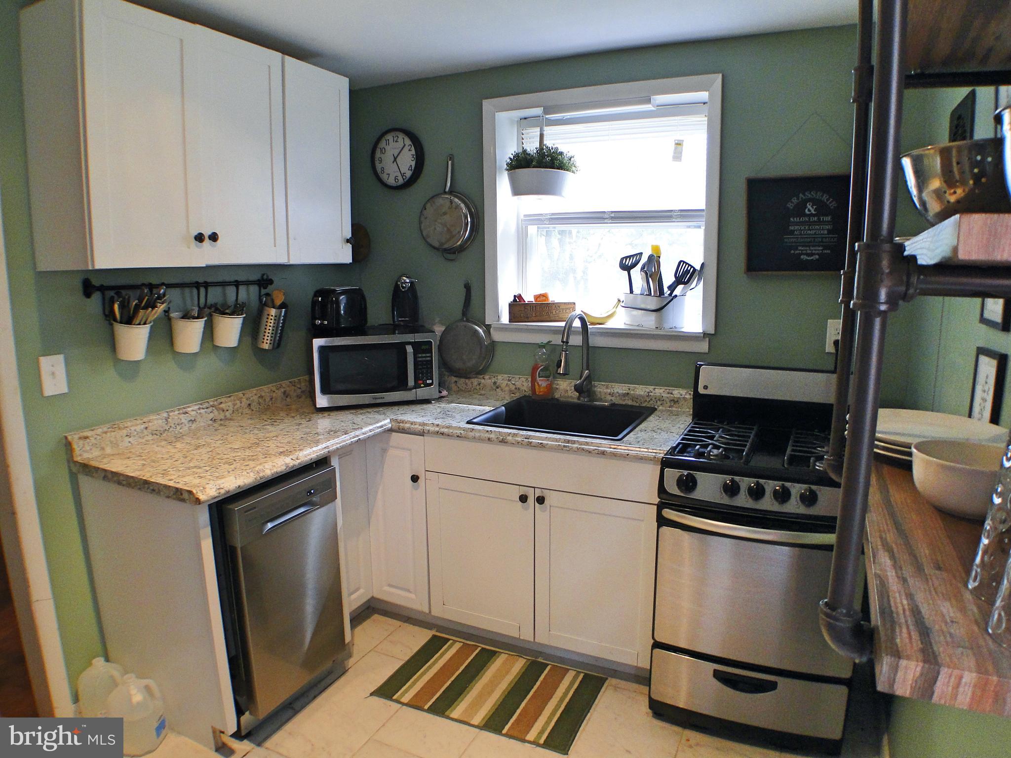 223 East Avon Road Brookhaven, PA 19015 - Photo 10 of 28 Gallery Image 10