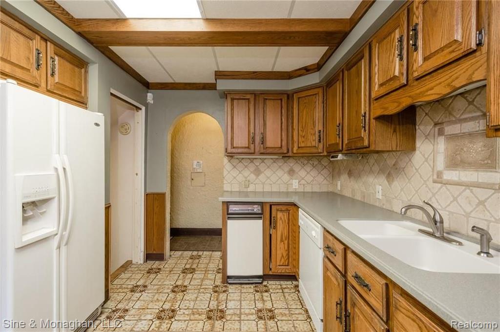 561 Middlesex Road Grosse Pointe Park, MI 48230 - Photo 12 of 53