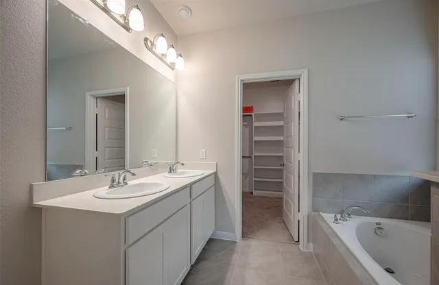 $2,700 | 1123 Vine House Drive, Richmond, TX 77406