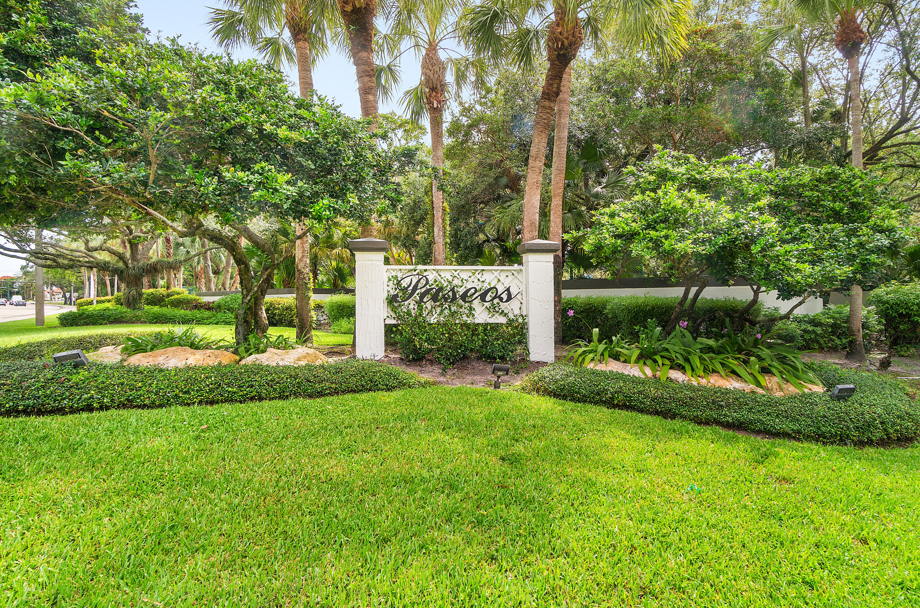 20858 Sonrisa Way Boca Raton, FL 33433 - Photo 2 of 36 3