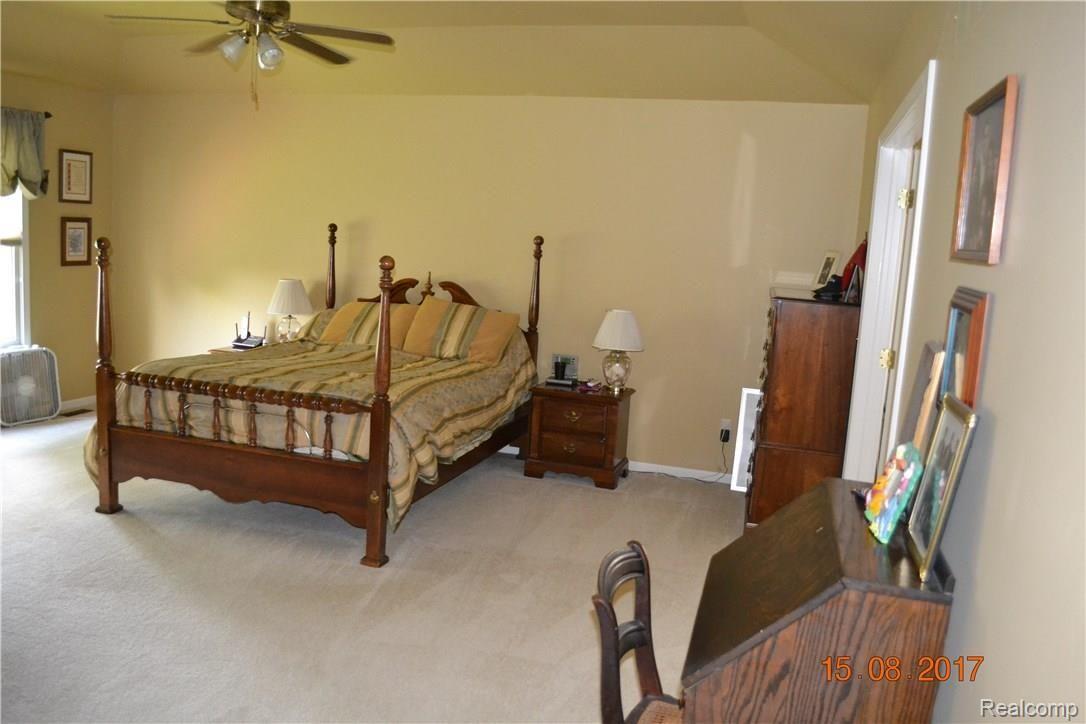 3330 Rosemont Court Rochester, MI 48306 - Photo 33 of 60 rosemont master 2.JPG