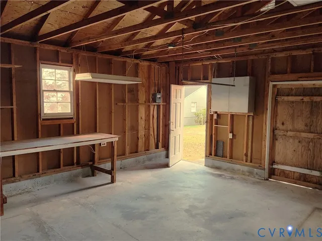 a view of livingroom with furniture
