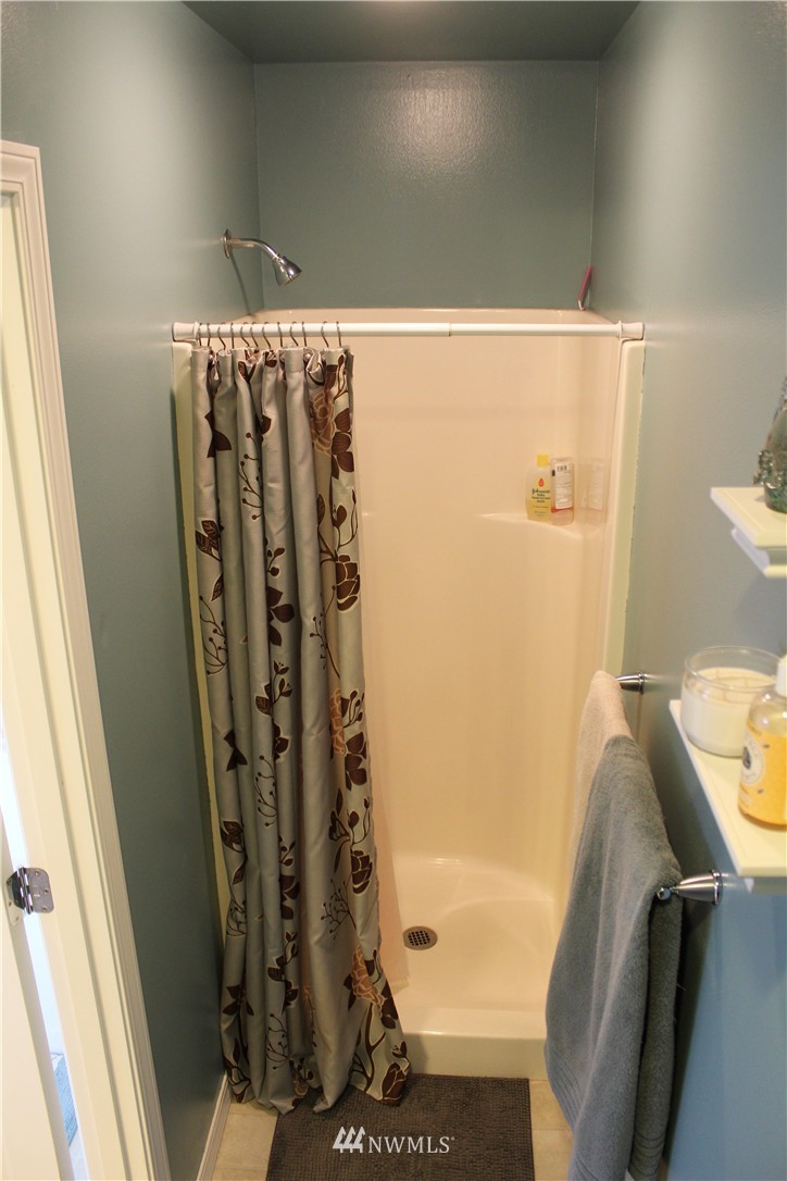 2121 West Honeysett Road Wenatchee, WA 98801 - Photo 17 of 25 Gallery Image 17