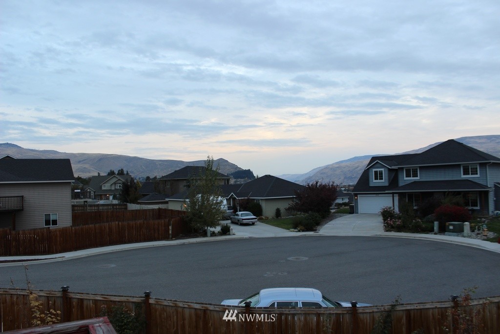 2121 West Honeysett Road Wenatchee, WA 98801 - Photo 19 of 25 Gallery Image 19