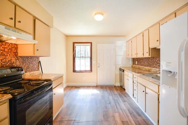 $2,130 | 1045 Harbor View Road, Unit A, Charleston, SC 29412