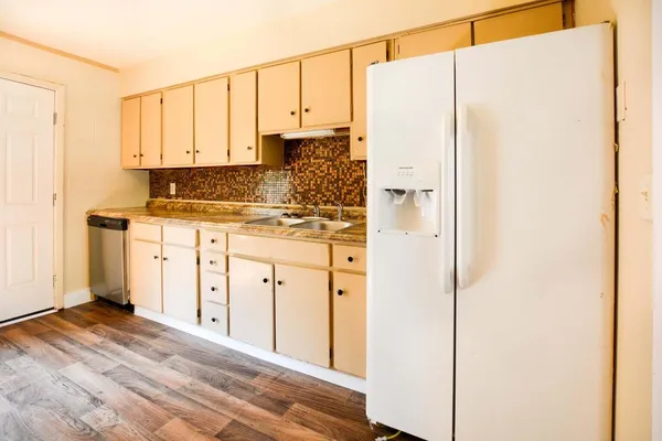 $2,130 | 1045 Harbor View Road, Unit A, Charleston, SC 29412
