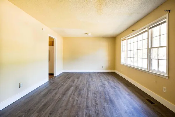 $2,130 | 1045 Harbor View Road, Unit A, Charleston, SC 29412