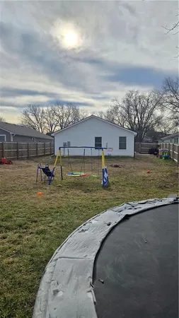 $229,950 | 408 Lincoln Avenue, Osawatomie, KS 66064