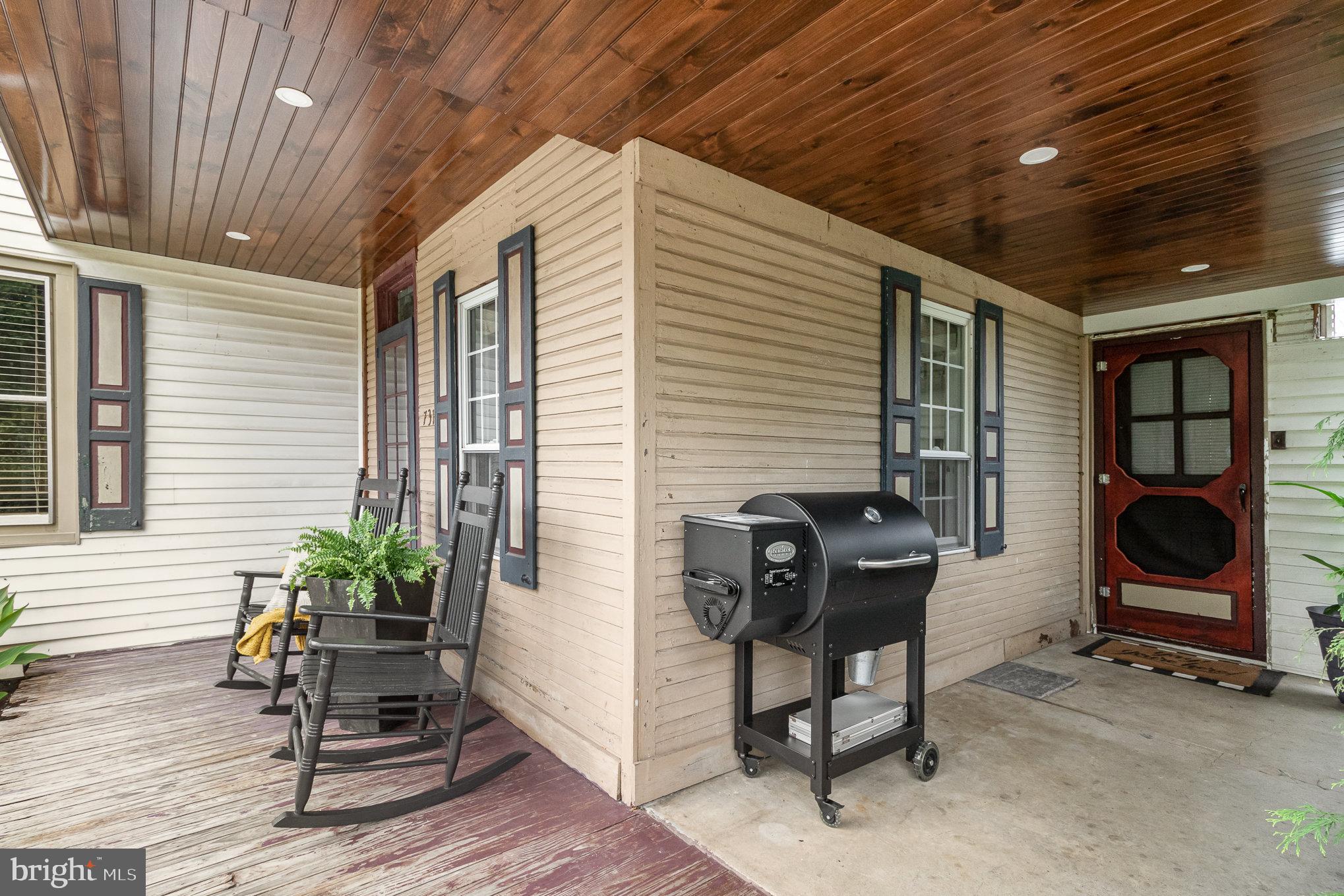 731 Hopeland Road Lititz, PA 17543 - Photo 4 of 33 Porch