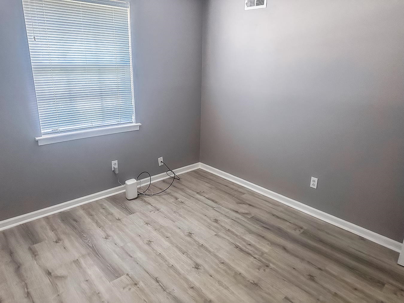 3909 Range Line Road Memphis, TN 38127 - Photo 21 of 31 an empty room with a window