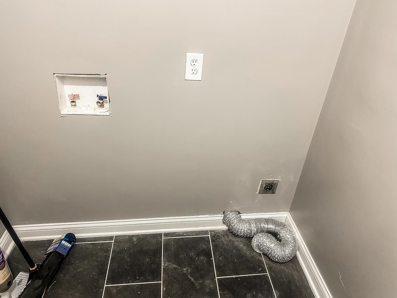 3909 Range Line Road Memphis, TN 38127 - Photo 9 of 31 a room with a bed and a window