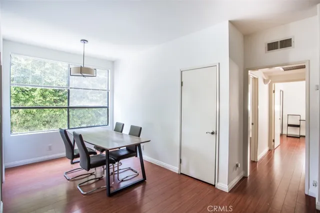 $2,980 | 3261 Sawtelle Boulevard, Unit 104, Los Angeles, CA 90066