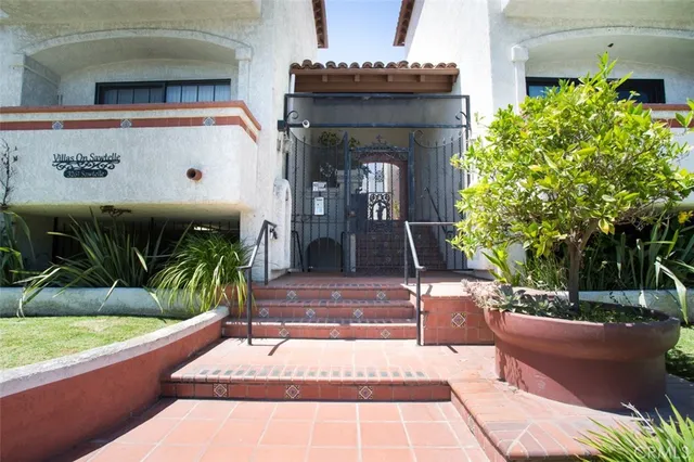 $2,980 | 3261 Sawtelle Boulevard, Unit 104, Los Angeles, CA 90066