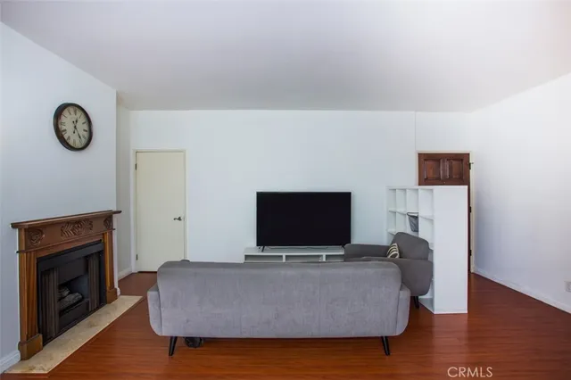 $2,980 | 3261 Sawtelle Boulevard, Unit 104, Los Angeles, CA 90066