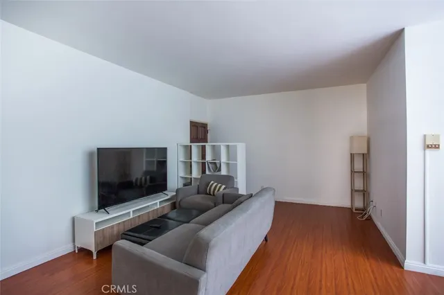 $2,980 | 3261 Sawtelle Boulevard, Unit 104, Los Angeles, CA 90066