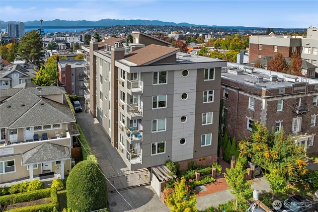 $650,000 | 215 14th Avenue East, Unit 401, Seattle, WA 98112