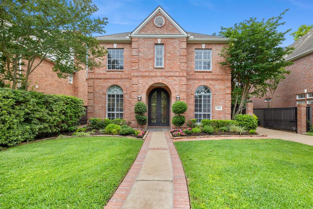 Welcome to 5312 Aspen St in a highly sought after Bellaire location near all of the Bellaire parks, pools and schools! NEVER FLOODED, Per Seller.