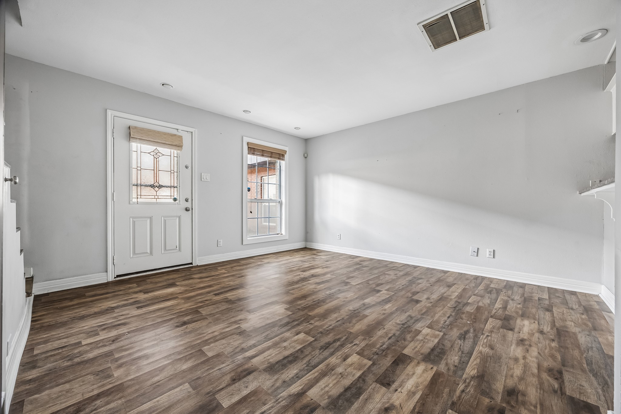 1205 Autrey Street, Unit 4 Houston, TX 77006 - Photo 4 of 11 Additional view of living room.